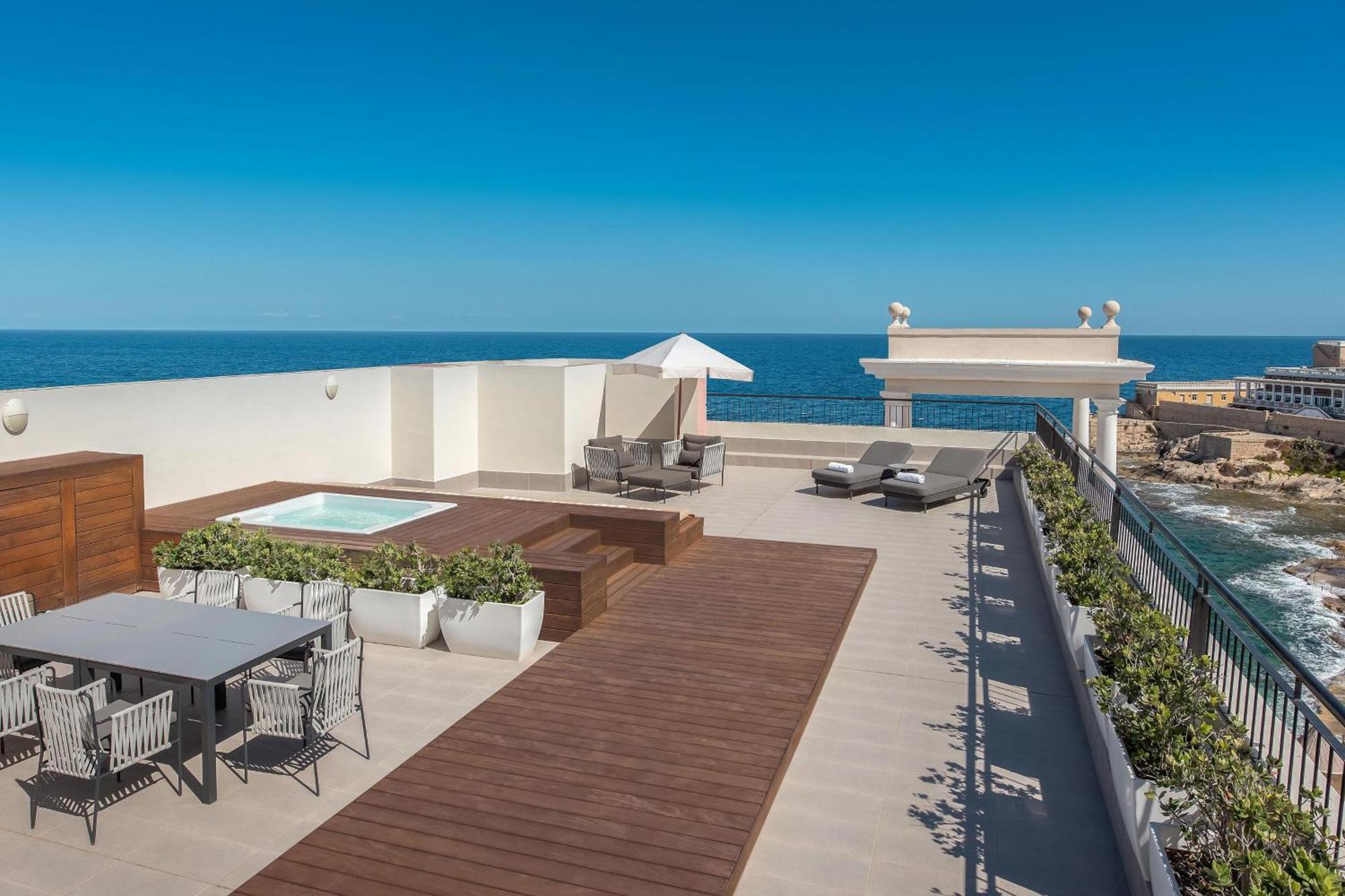 马耳他威斯汀德拉戈纳拉度假村 Saint Julian's 外观 照片 Rooftop terrace